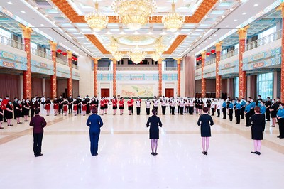 喜迎盛会 | 南郊宾馆组织“从心出发服务礼仪培训”广告设计